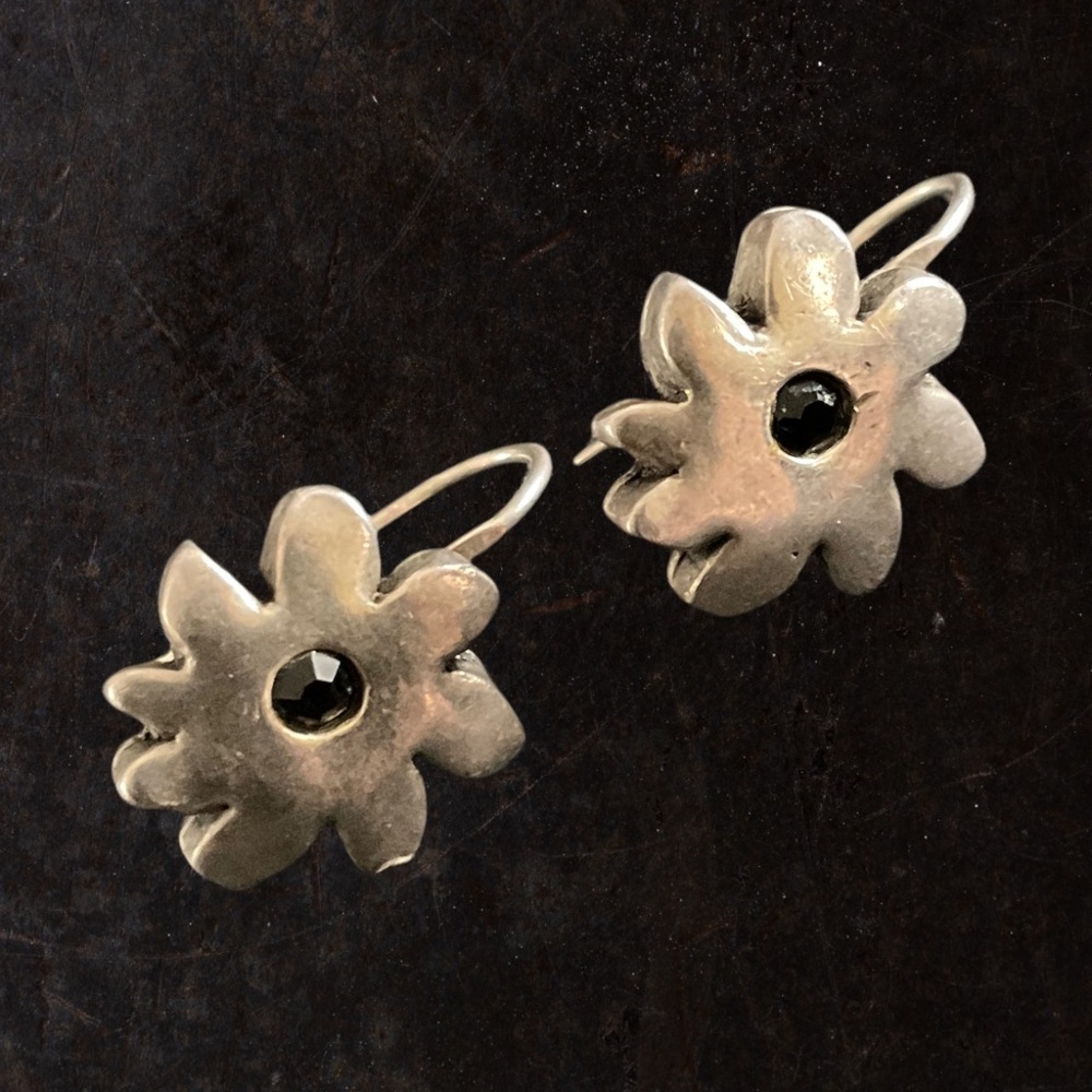 💖 Metal Pointus Paris Earrings💖
